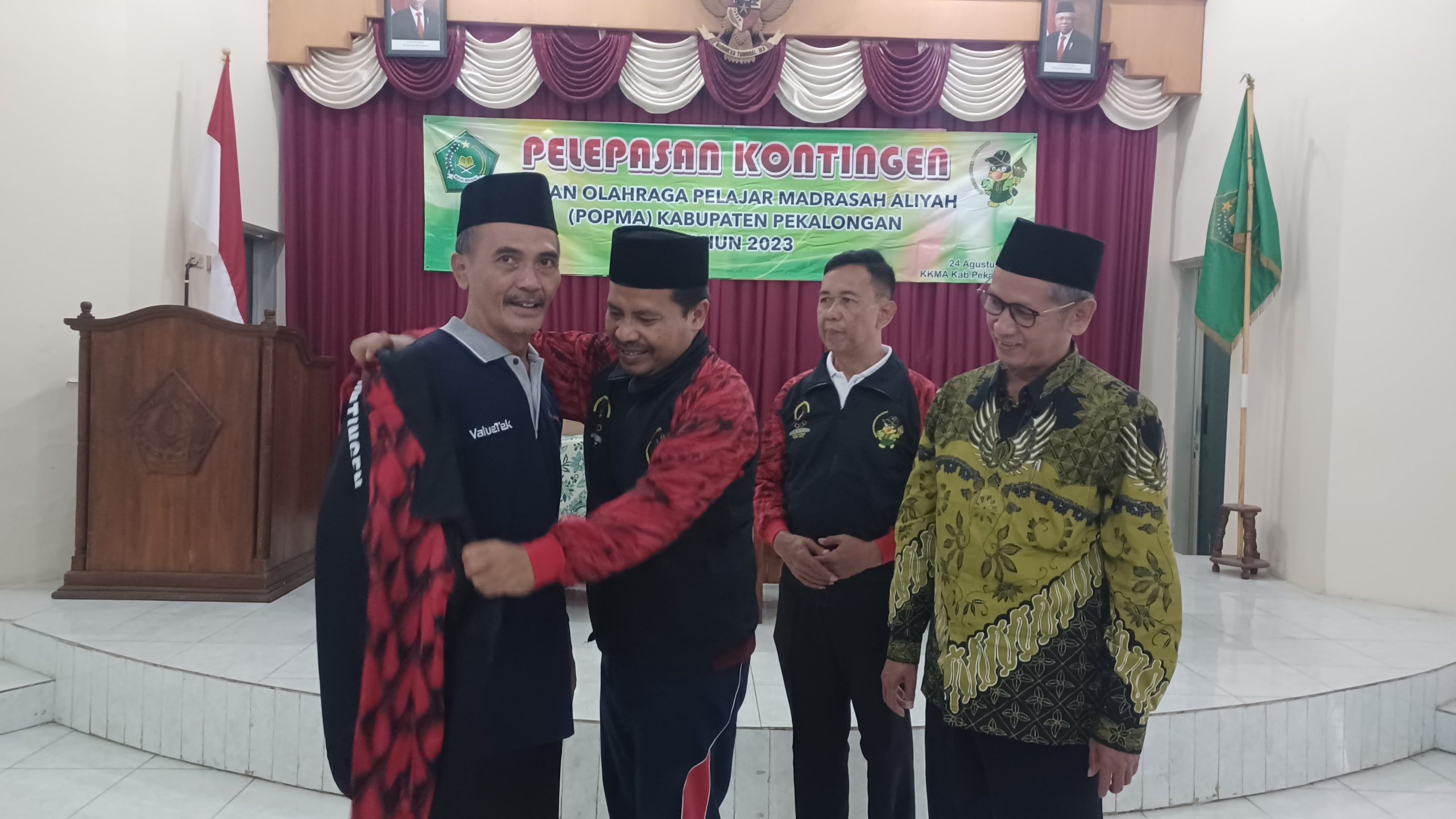 Kepala Kemenag Imam Tobroni Lepas Kontingen POPMA Kabupaten Pekalongan