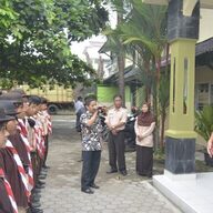 Kepala Madrasah Lepas Kontingen Kemah Bersama