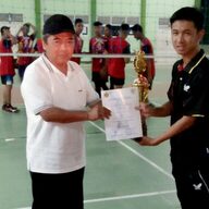 MAN 1 WONOSOBO BORONG PIALA DALAM AJANG PEKAN OLAH RAGA MAN SE – EKS KARISEDENAN KEDU