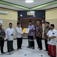 Baznas Serahkan Dana Bantuan Rehabilitasi Rumah Tak Layak Huni