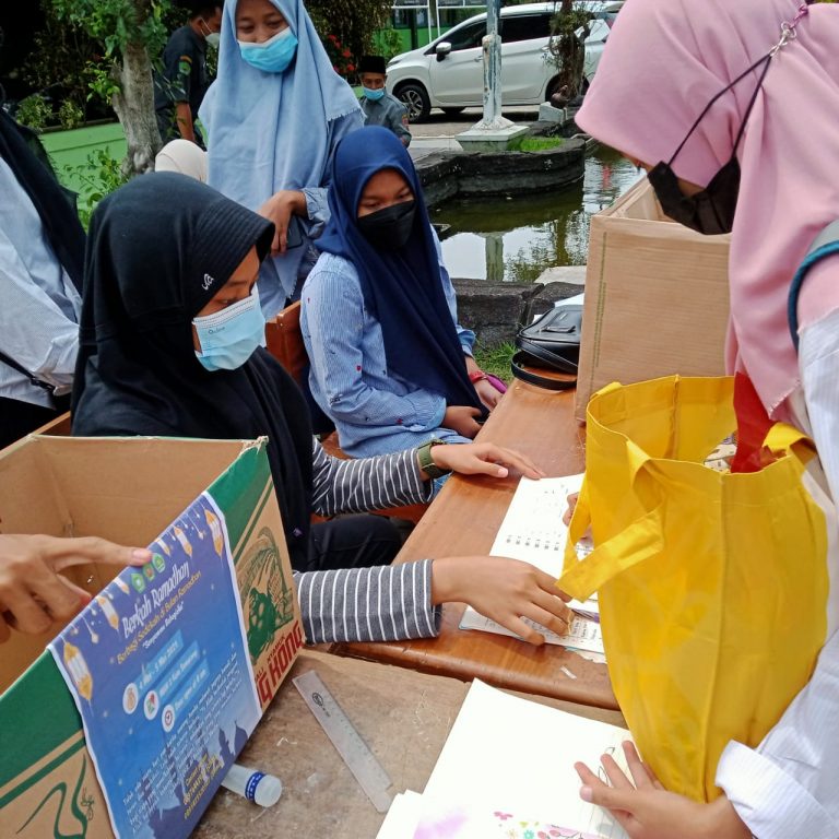 OSIS MAN 2 Kota Semarang Galang Dana Untuk Berbagi Takjil Gratis