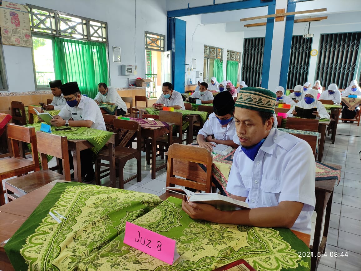 MIN 1 Sukoharjo Gelar Khotmil Quran Bersama Guru dan Karyawan