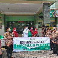 Pokjaluh Karanganyar Adakan Santunan Dhuafa