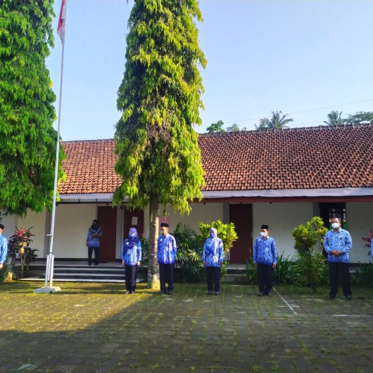 Kakankemenag Kota Salatiga Pimpin Apel Pasca Idul Fitri 1442 H/2021 M
