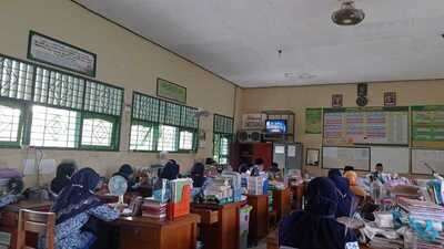 MTsN 3 Rembang peringati Harkitnas dengan khidmat