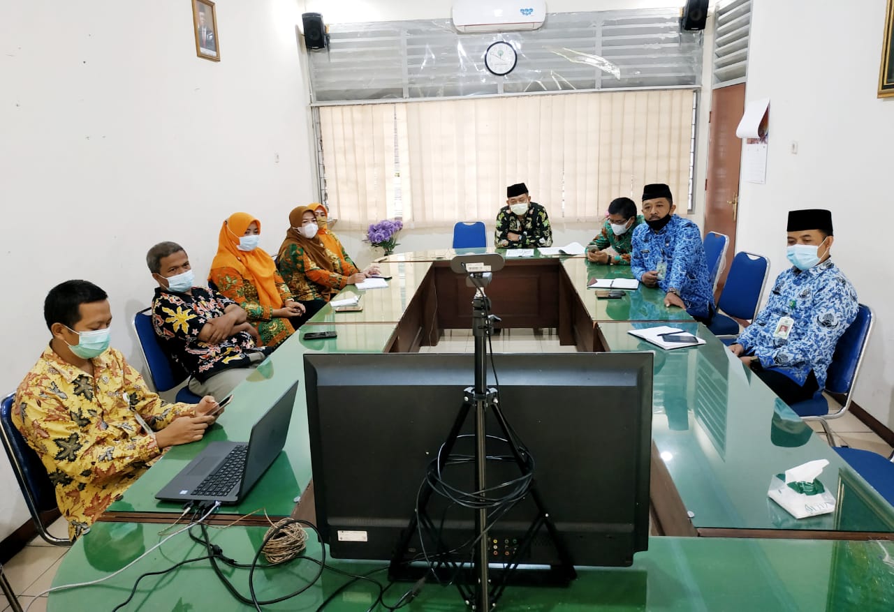 Tanggapi Undangan Sekda Farid Undang Perwakilan IGRA dan KKM Hadir Simak Sosialisasi Virtual di Ruang Rapat Kankemenag