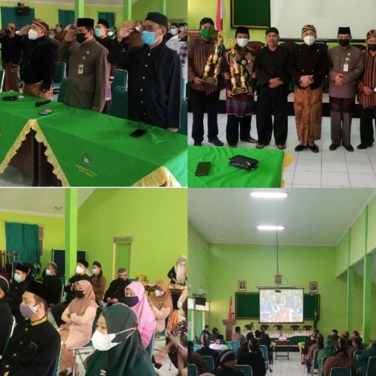 Kenakan Pakaian Adat, Pegawai Kemenag Demak Ikuti Jalannya Upacara Hari Lahir Pancasila Tahun 2021