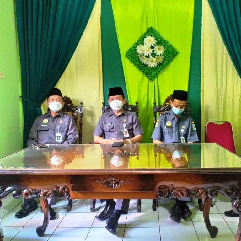 Kunja Kakanwil Kemenag Jateng ke KUA Sidorejo Salatiga