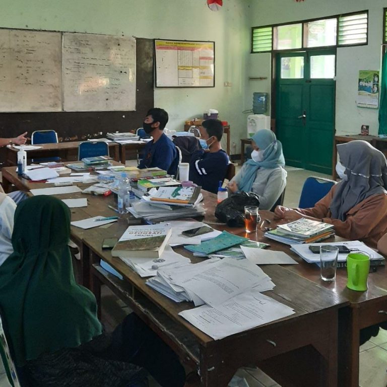 Tim ESQ Bina Hati Ikhlas Beramal Suntik Motivasi Peserta KSN MAN 2 Kota Semarang