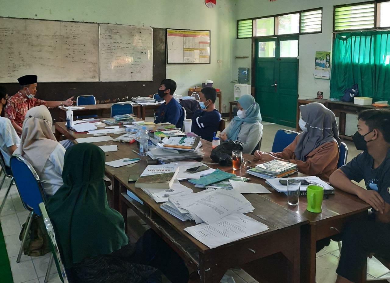 Tim ESQ Bina Hati Ikhlas Beramal Suntik Motivasi Peserta KSN MAN 2 Kota Semarang