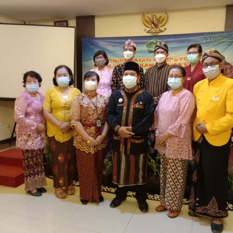 Pengembangan Kompetensi Guru Agama Katolik Dalam Pembelajaran Pendidikan Agama Katolik di Sekolah.