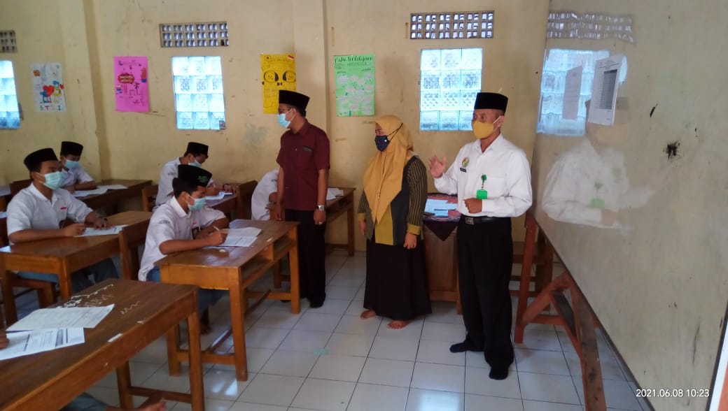 Pemantauan Ujian PAT kelas X dan XI di SMK Pancasila TA 2020/2021.