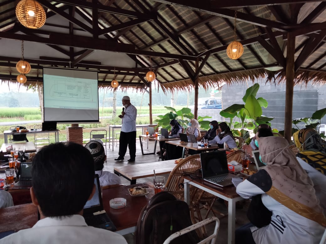 Kegiatan Kolektif Guru Dan Kepala Madrasah di Forum 13