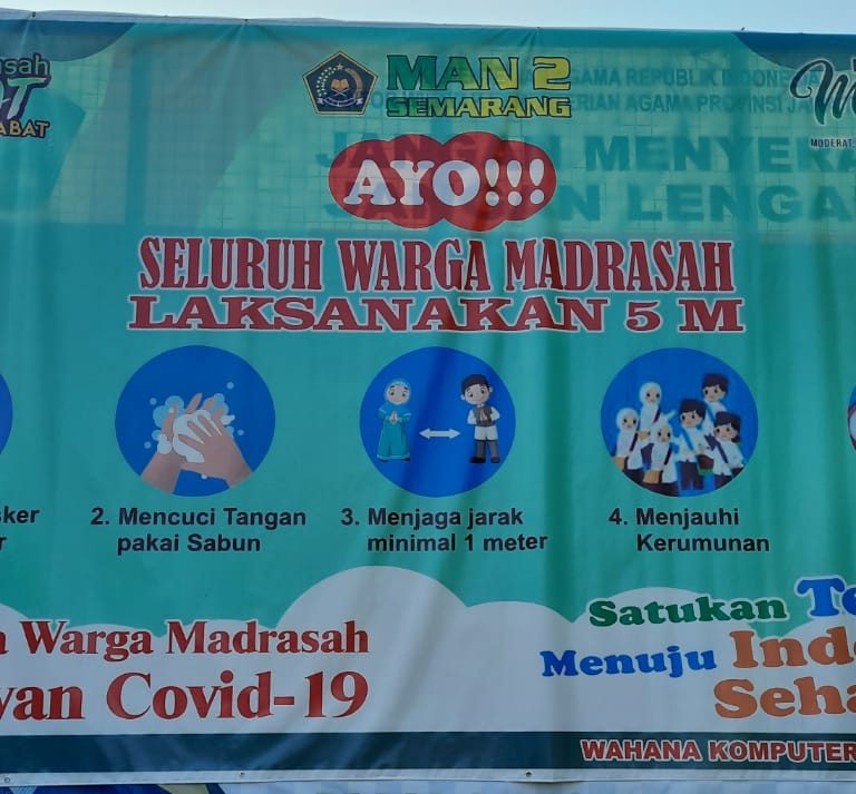 Antisipasi Lonjakan Covid-19 MAN 2 Kota Semarang Pasang Baliho