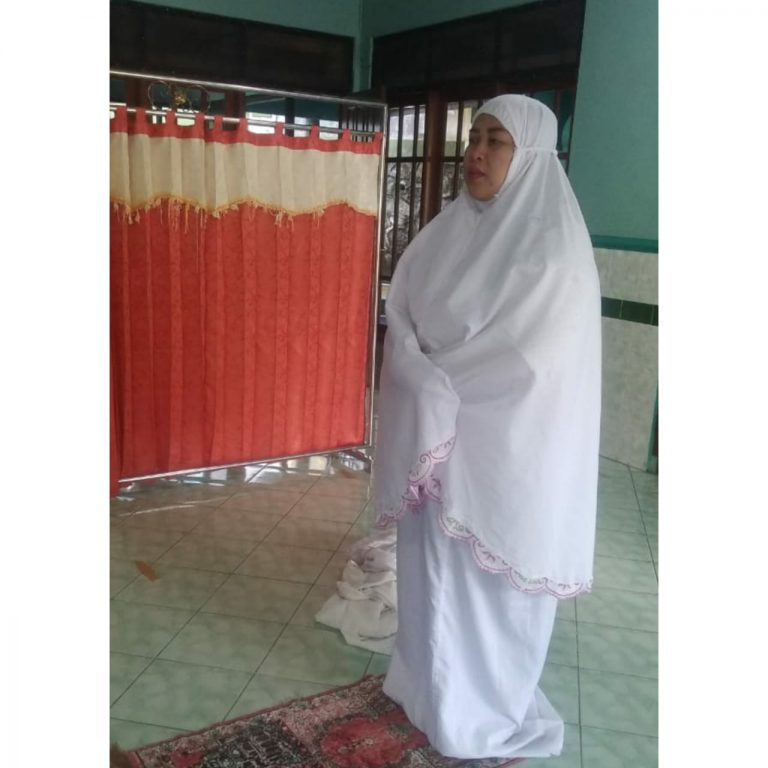 Bimbingan Praktik Sholat Bagi Mualaf