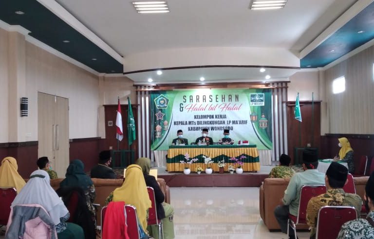 Farid Isi Sarasehan dan Halal Bihalal Kepala MTs Lingkungan LP Maarif Wonosobo
