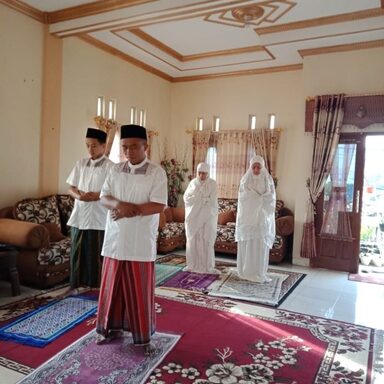 Jajaran ASN Kemenag Kebumen Laksanakan Shalat Idul Adha 1442 Di Rumah, Kakankemenag Ucapkan Terimakasih dan Apresiasi
