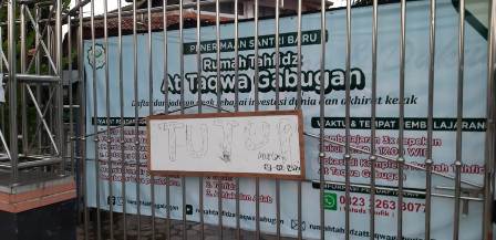 Masjid At Taqwa, Salah Satu Masjid Kecamatan Yang Tutup Gerbangnya