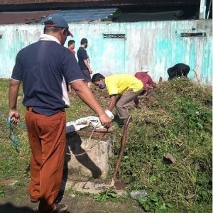 KKMI Kecamatan Purwanegara Bersih Lingkungan Kantor PENDAIS