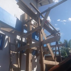 Pembangunan tiang penyangga tandon air