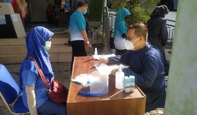 MAN 1 Banjarnegara Sukseskan Vaksinasi Tahap 2