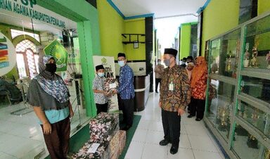 UPZ Kankemenag Kab. Pemalang Distribusikan Bantuan