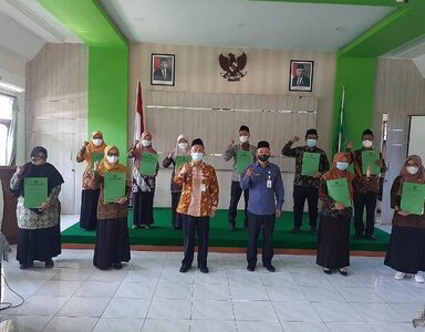 Serahkan SK Mutasi, Kakankemenag Pati : Ini Amanah Regulasi