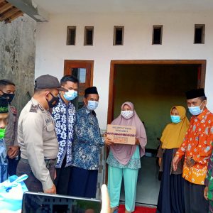 Penyerahan Bantuan Di Rumah Malikhatul Jannah Di Desa Benda Sirampoq