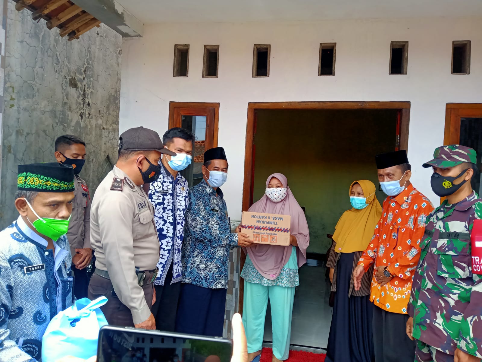 Kepedulian ASN di Masa Pendemi Covid-19 Bagi Masyarakat Kecamatan Sirampoq