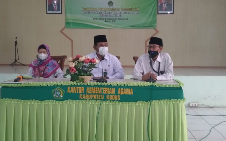 Penutupan PDWK Pelatihan Pembelajaran Tematik Guru RA