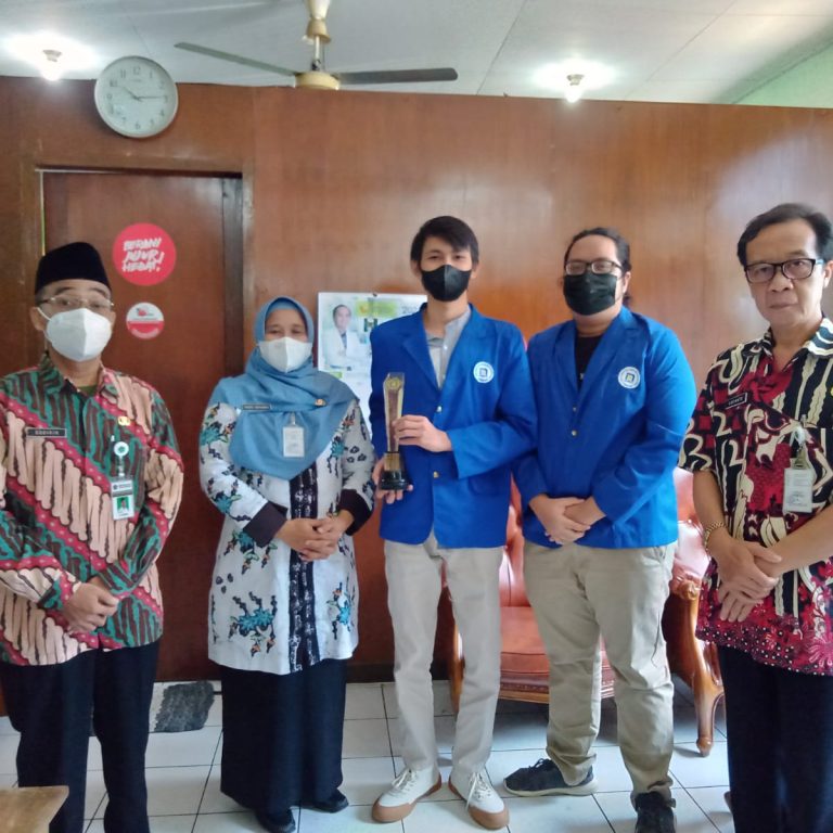 Pemenang Kompetisi Film Pendek Islami “Aku Milenial, Aku Sadar” Terima Hadiah