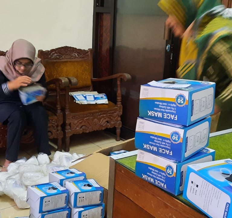Tim UPZ Kankemenag Distribusikan Bantuan di Masa Pandemi Sebanyak Setengah Milyard Rupiah