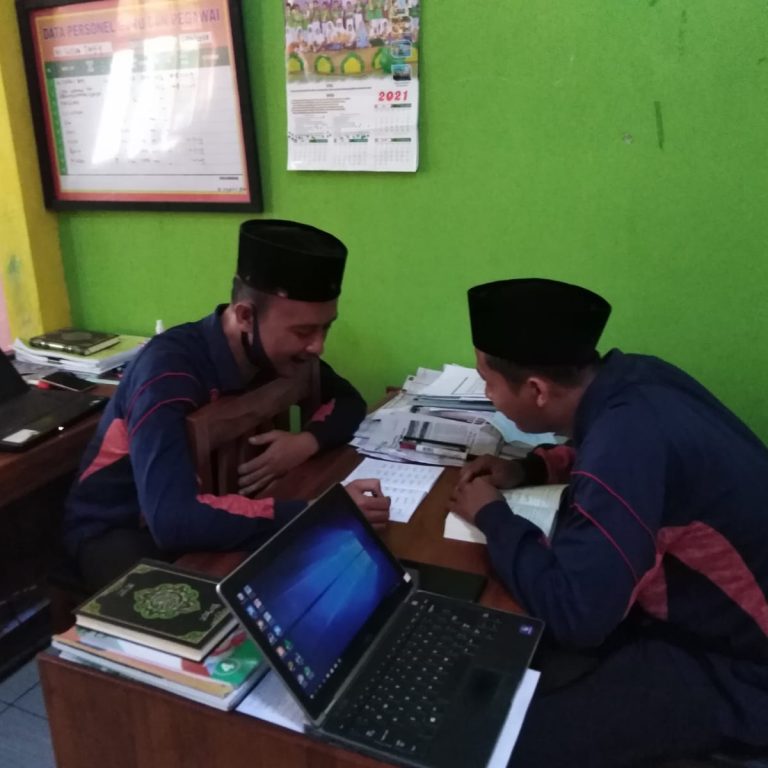 Tak Ada Kata Terlambat Belajar Mengaji