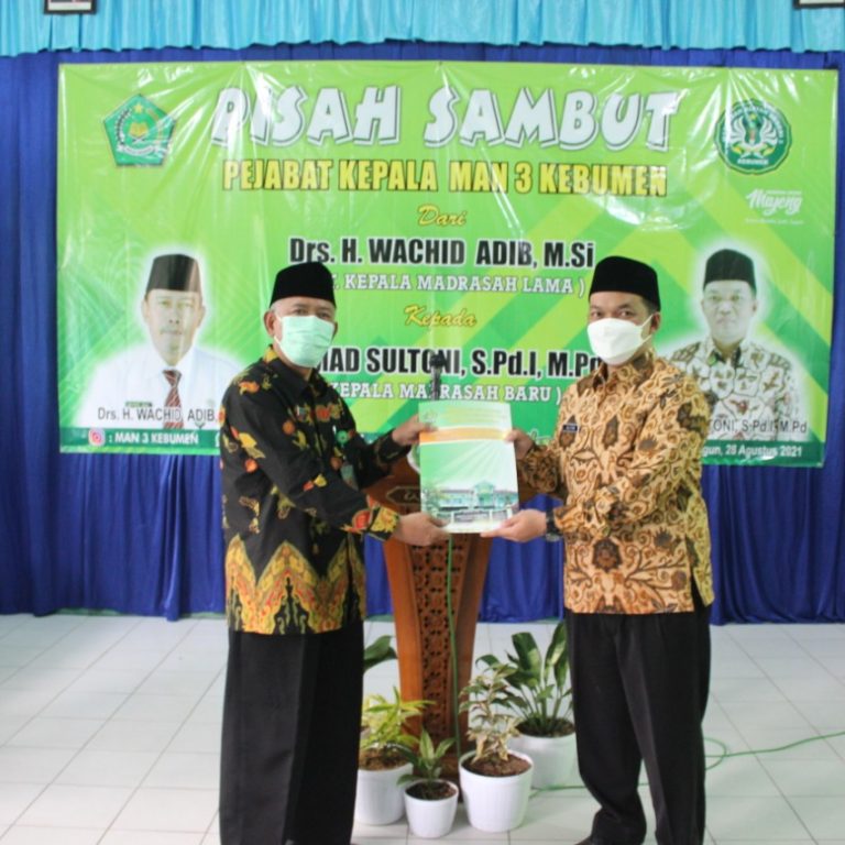 Pisah Sambut Kepala MAN 3 Kebumen Disambut Taburan Prestasi