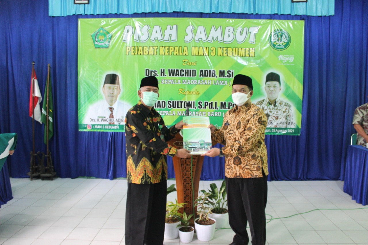 Pisah Sambut Kepala MAN 3 Kebumen Disambut Taburan Prestasi