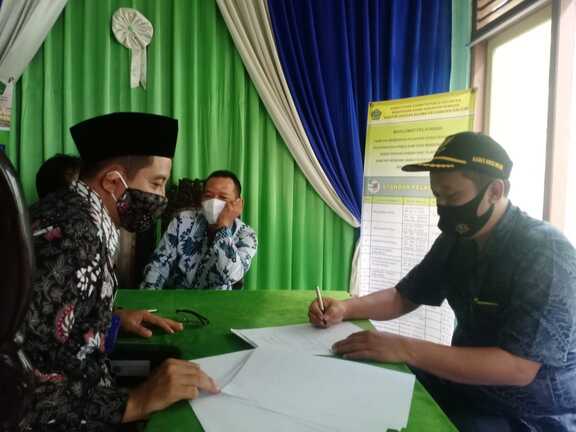 Keluarga Sis Ahman Wakafkan Tanah untuk Masjid