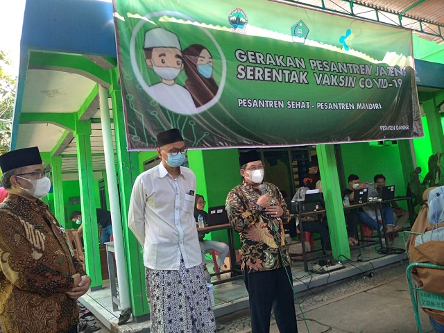 Kepala Kantor Kementeian Agama Kabupaetn Boyolali memantau secara langsung kegiatan Vaksinasi Covid -19 bagi pesantren di Kabupaten Boyolali