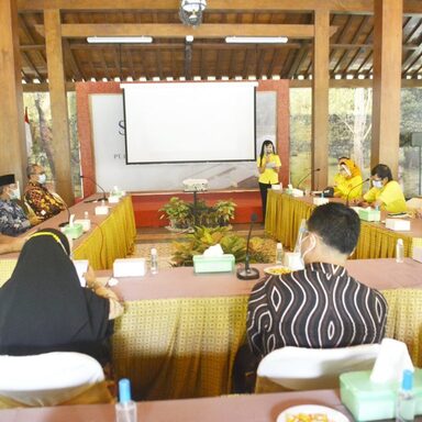 Petugas Jaminan Produk Halal Pusat Lakukan Pembinaan dan Pengawasan pada Pelaku Usaha