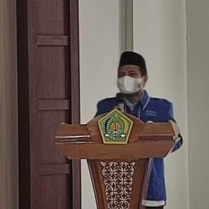 Kepala Kankemenag Kab. Cilacap memberikan sambutan pada pengukuhan PC APRI Kabupaten Cilacap