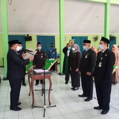 Ahmad Muhtadi Lantik Tiga Pejabat Eselon IV Kemenag Demak