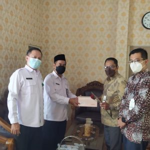 Kepala Kantor Menerima Rajutan Silahturahim Bnak BJB Cabang Brebes