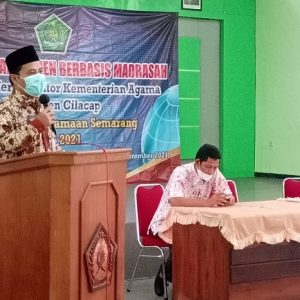 Kepala Kankemenag Kab. Cilacap menutup kegiatan On Job Training Pelatihan Manajemen Berbasis Madrasah