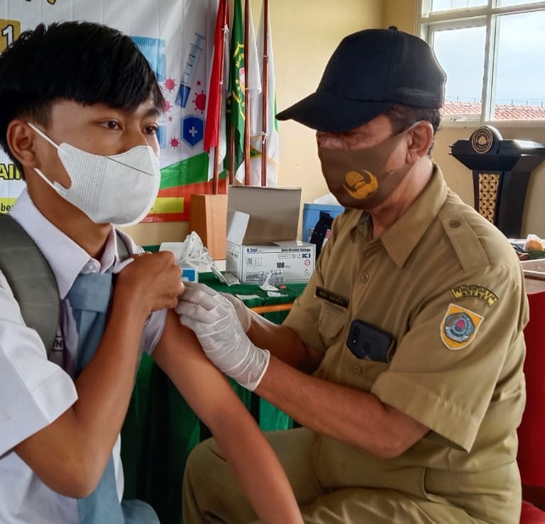 Antusiasme Pelajar MAN 2 Brebes Ikuti Vaksin Covid -19