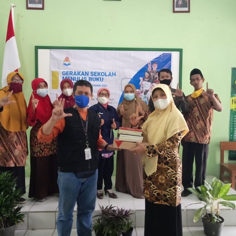 Gandeng Nyalanesia Indonesia, Gerakan Menulis MTsN 2 Wonosobo Kembangkan Karakter Siswa