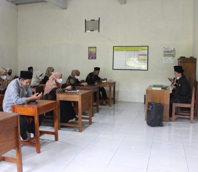 MI Sullam Taufiq Kajen Gelar Khotmil Qur’an Dan Ziaroh Wali.