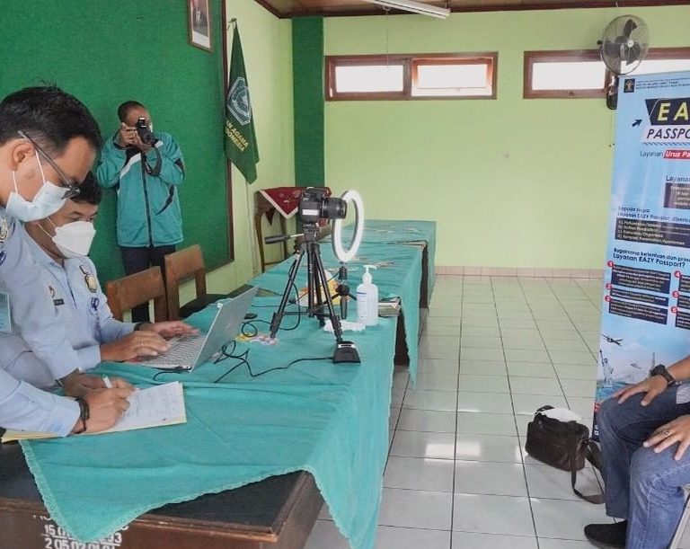 Sinergi Kemenag dengan Kantor Imigrasi Layani Calon Jemaah Haji lakukan Pembaruan Paspor