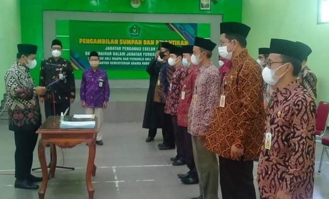 Pelantikan Penyelenggara Syariah Kan Kemenag Kabupaten Cilacap dan kenaikan pangkat JFT Penghulu dan JFT Penyuluh Agama Islam Fungsional