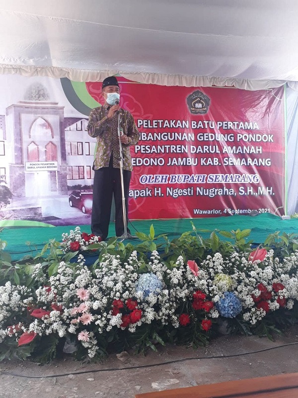 Kakankemenag Kab.Semarang Nurudin Saat Menghadiri Peletakan Batu Pertama Gedung Pesantren darul Amanah Jambu