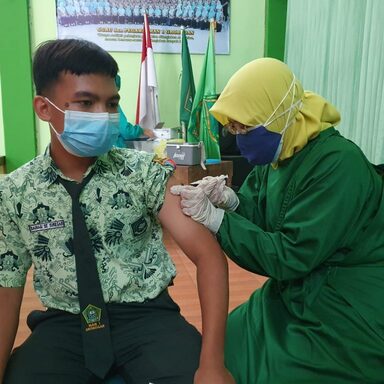Kerjasama dengan RSI Purwodadi, MAN 1 Grobogan Gelar Vaksinasi Untuk peserta didik