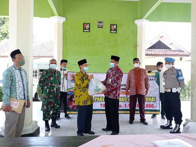 KUA Gunem Berpartisipasi dalam Pembagian Zakat Baznas Kabupaten Rembang